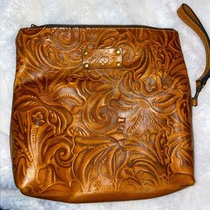 BEAUTIFUL GENUINE LEATHER WRIST BAG. New never used.